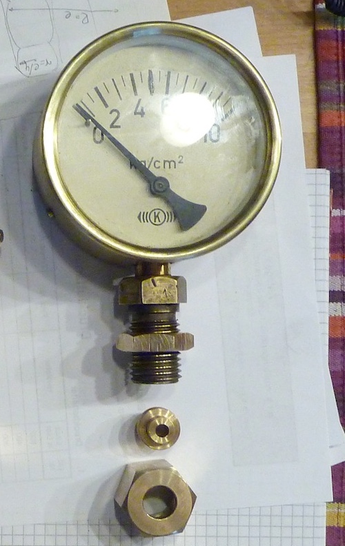 Überwurfmuttern 2 Manometer