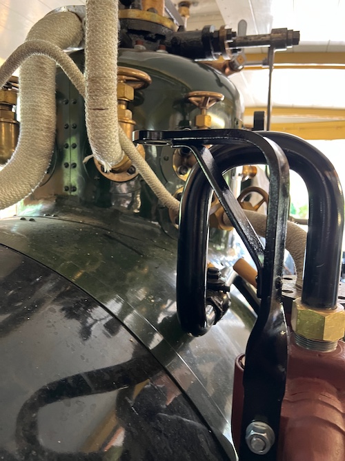 250522 Halter montiert