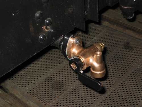 251118 Hahn Dampfheizung