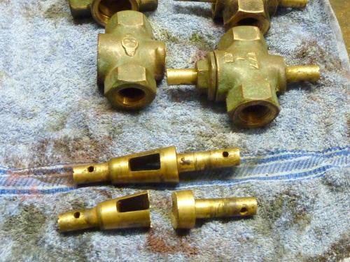 Ablassventile Tropfenkammer Spindel Rohteile2