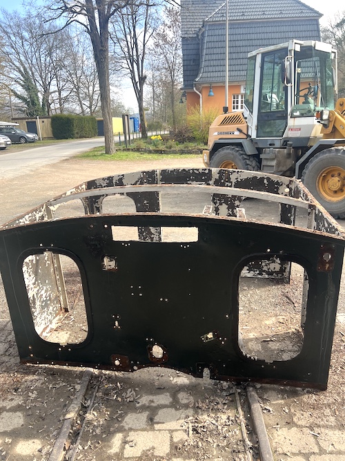 260403 Dach entbrettert